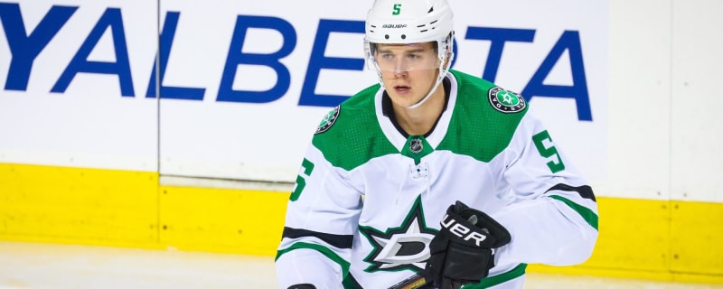 Stars sign Nils Lundkvist to one-year contract extension