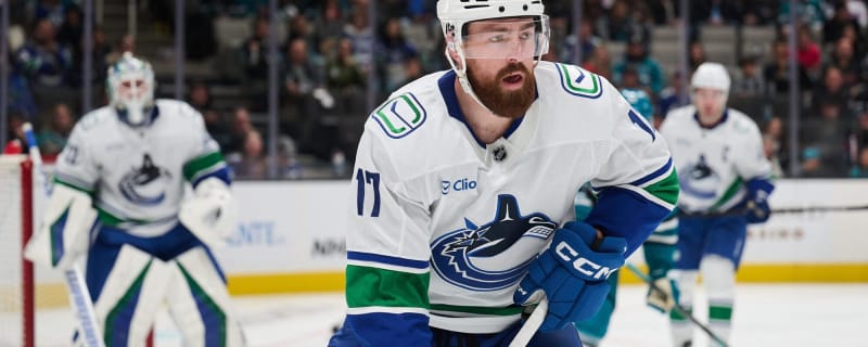Hronek returns to Canucks following AHL conditioning stint