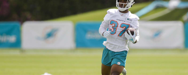 Vikings add ex-Dolphins RB Myles Gaskin with depth a concern; WR Jalen  Reagor waived