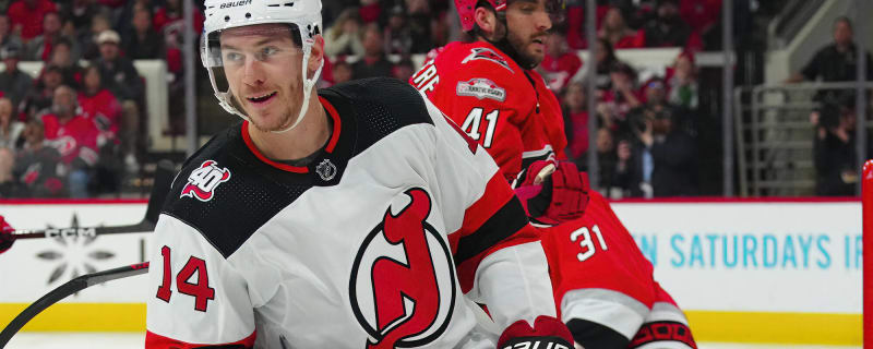 New Jersey Devils re-sign Michael McLeod 