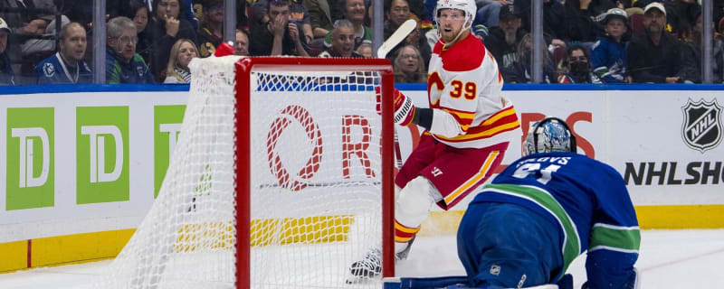 Flames forward Anthony Mantha leaves Tuesday’s game with lower body injury