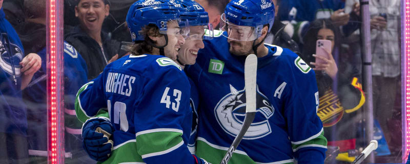 Canucks’ Jonathan Lekkerimäki talks NHL debut, working with the Sedins, and more