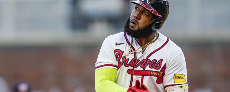 Braves' Ozuna avoids serious wrist injury after hit by pitch - ESPN