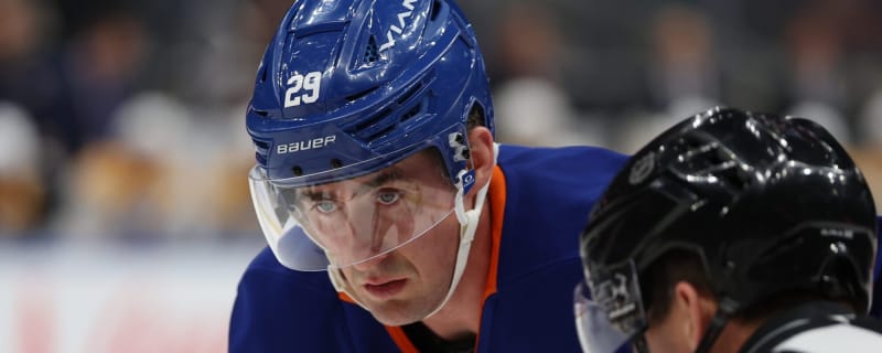 Avalanche acquire Brock Nelson from Islanders in deal involving top prospect Cal Ritchie