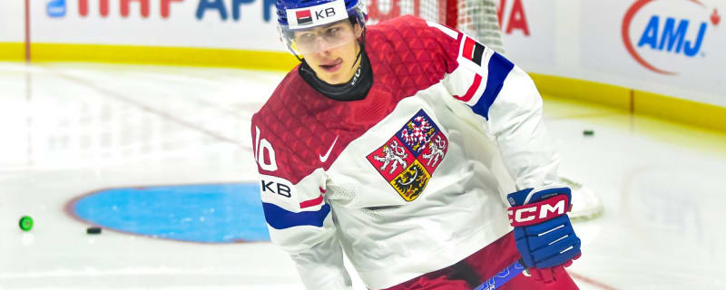 Blues sign Adam Jecho, Lukas Fischer to entry-level contracts