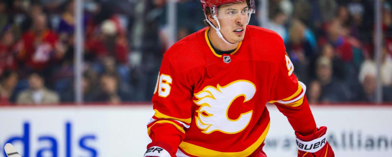 Report: Calgary Flames winger Andrei Kuzmenko changes agents, joins Newport Sports