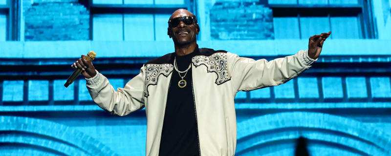 Snoop Dogg stars in top recruit’s announcement video