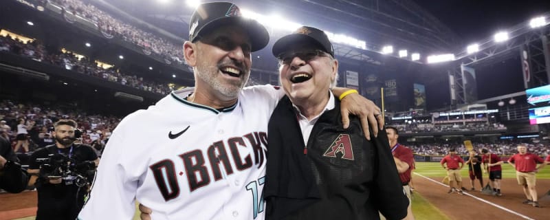 Torey Lovullo hypes up Diamondbacks after wild card win