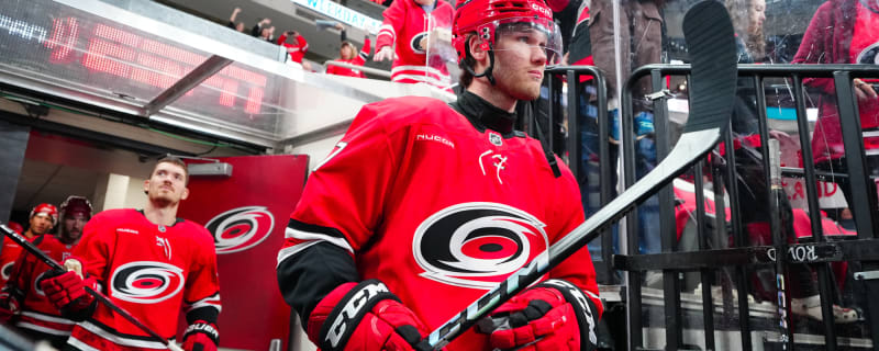 Hurricanes, Jankowski Overwhelm Flyers in 5-0 Road Victory