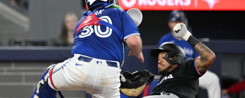 Alejandro Kirk was once again robbed of a Gold Glove