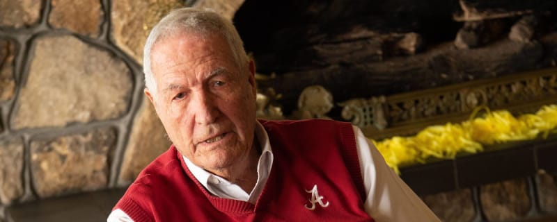 Former Alabama head coach Gene Stallings offers advice to Kalen DeBoer