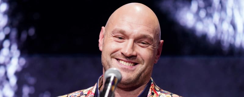 Warren Expects Fury To Overpower Usyk Like Wilder