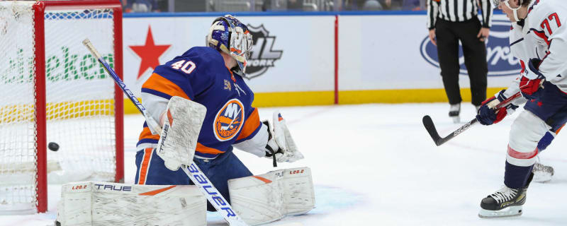 Semyon Varlamov, Islanders blank Blackhawks