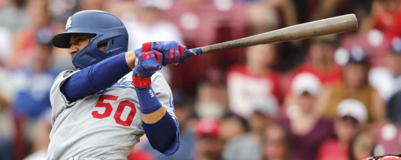 Mookie Betts retrieves HR ball of Reds rookie TJ Friedl with trade