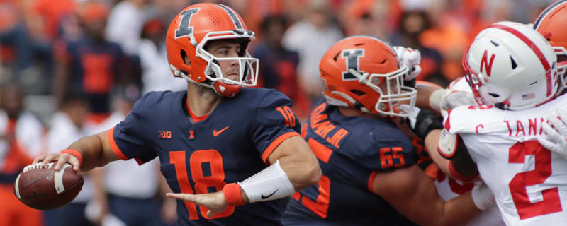 Illinois QB Brandon Peters was nearly decapitated by this crazy targeting hit