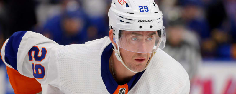 Islanders Practice Points: Brock Nelson Missing, Bortuzzo Returns