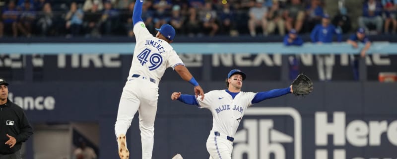 Blue Jays option Jonatan Clase, recall Leo Jimenez