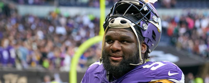 Browns building up trenches in free agency