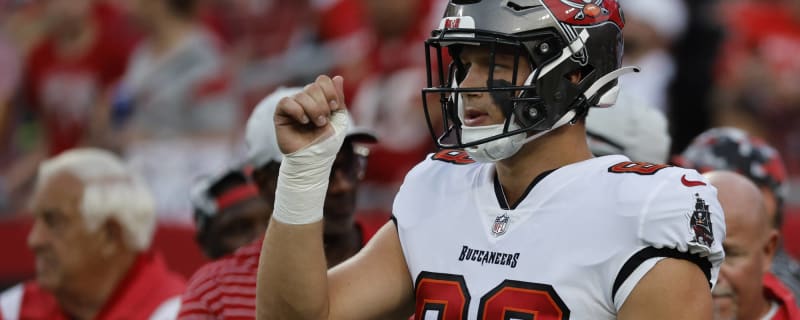 Cade Otton player props odds, tips and betting trends for Week 8, Buccaneers vs. Ravens
