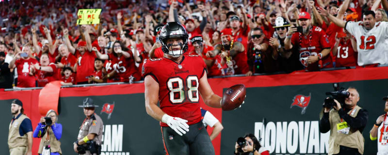 Chiefs Star Tight End Travis Kelce 'Big Fan' of Buccaneers Cade Otton - Tampa  Bay Buccaneers, BucsGameday