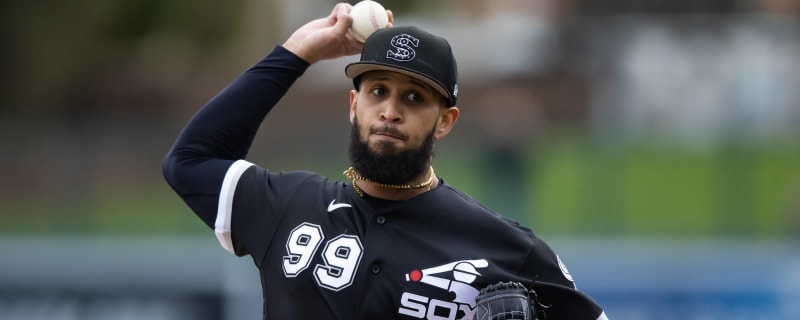 White Sox Select Keynan Middleton, Place Joe Kelly On IL, Outright Jonathan Stiever