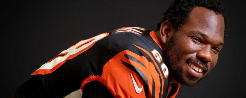 Commanders Sign OT Bobby Hart