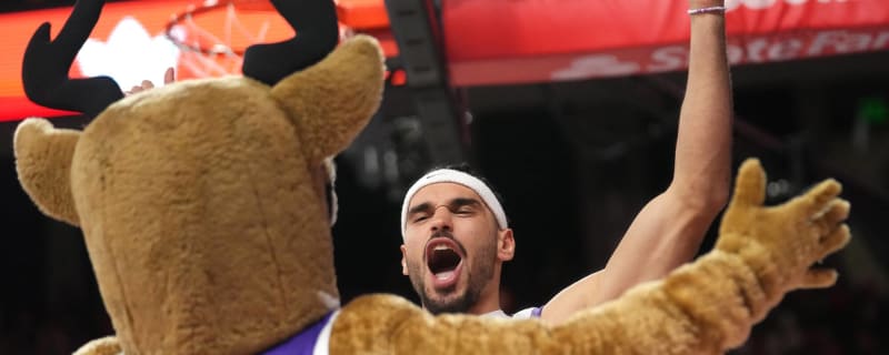 ‘It’s Over’, GCU’s Gabe McGlothan wins 35th Annual College Slam Dunk Contest in stunning fashion