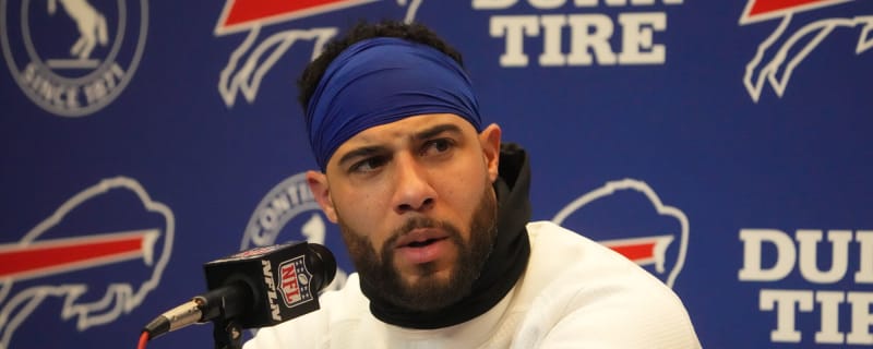 Bills bring back veteran safety