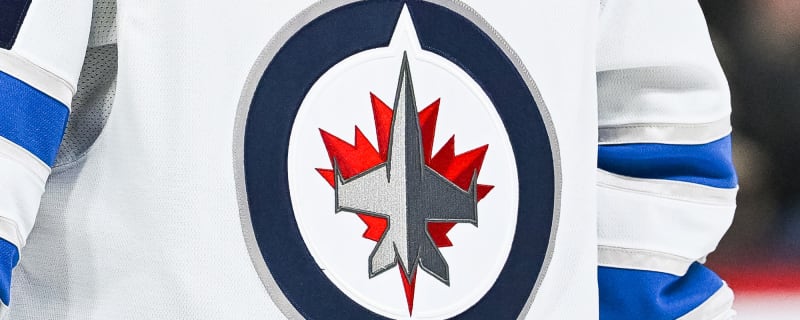 Jets sign Simon Lundmark to one-year, two-way deal