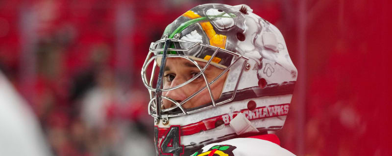 Blackhawks trying to move Petr Mrazek