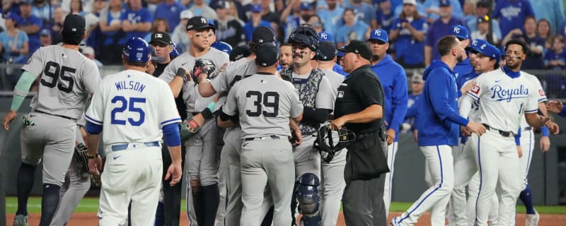 Watch: Benches empty between Yankees-Royals during Game 4