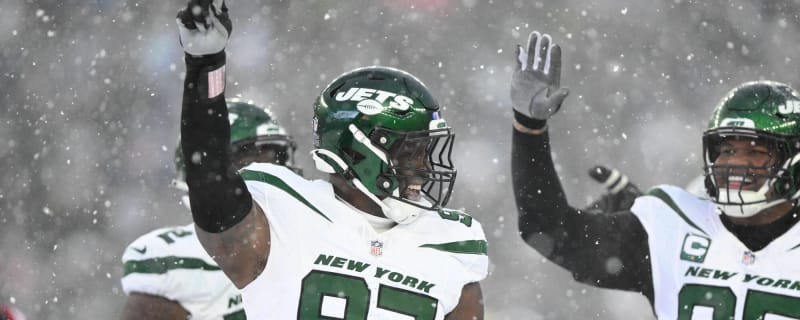 Jets Re-Sign DL Jalyn Holmes