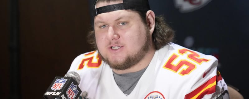 PFF lists Chiefs' Creed Humphrey among NFL's elite centers