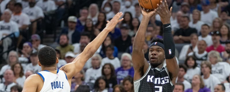 Kings officially sign Terence Davis to fill open roster spot