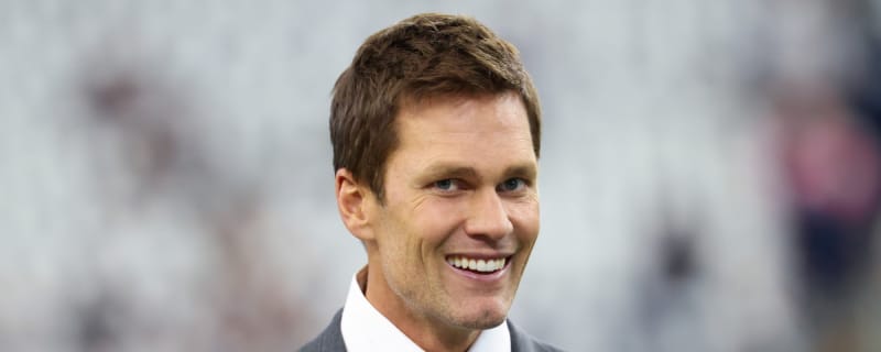 Insider predicts whether Tom Brady will leave booth for Raiders