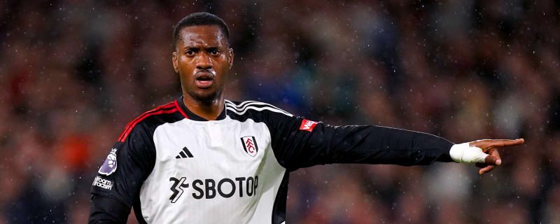 Chelsea swoop for Fulham defender could boost Manchester United transfer pursuit