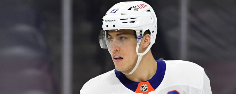 Islanders place Anders Lee on LTIR