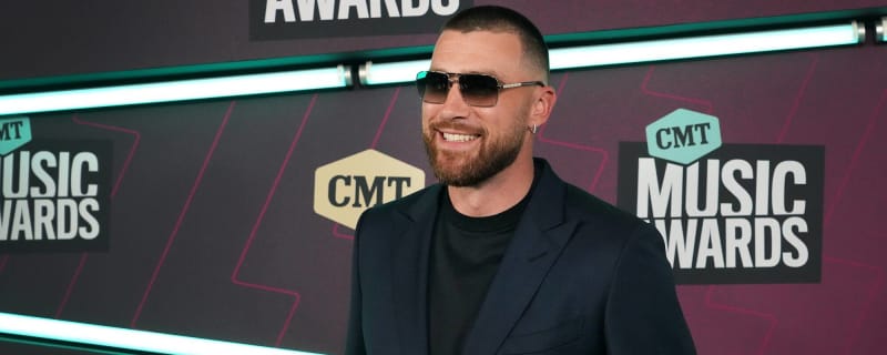 Chiefs TE Travis Kelce takes &#39;Outta the House&#39; to a whole new level over Cinco de Mayo weekend