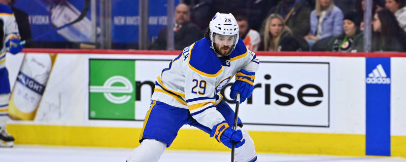 Nashville Predators Recall Vinnie Hinostroza