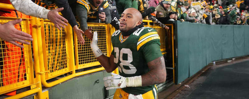 Eagles Signing RB AJ Dillon