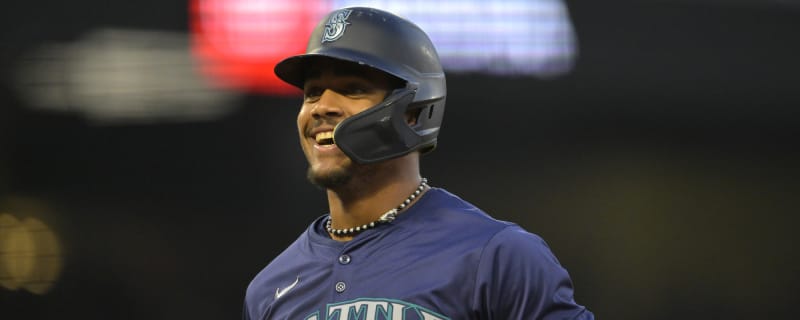 Mariners activate star outfielder from 10-day injured list