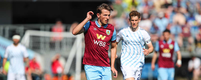 Burnley seek Sander Berge alternatives; talks underway with Manchester United