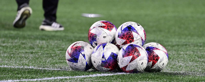 Rhys Bennett becomes seventh player to leave Manchester United on loan