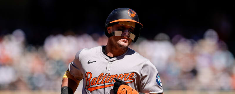 Braves cap off big day with free agent signing and trade