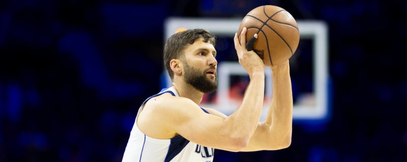 Mavs big man to undergo MRI on injured shoulder