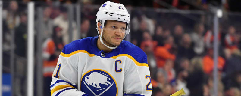 Kyle Okposo signs with the Buffalo Sabres for 7 years, $42 million