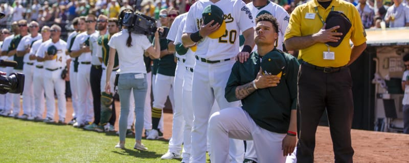 Bruce Maxwell, first MLB player to kneel during national anthem, signs with Mets