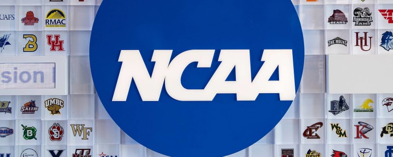 NCAA agrees to let five conferences pay its players