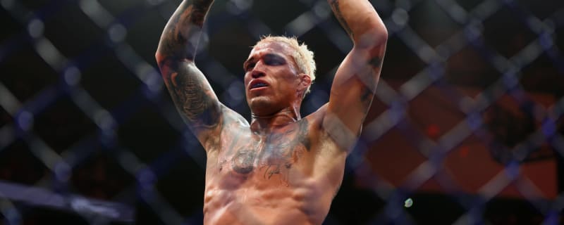 Charles Oliveira Willing to Serve as McGregor-Chandler Backup; Plans Summer Return