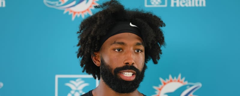 Dolphins Release Salvon Ahmed, Zeke Vandenburgh; Place Snead & Harlow on IR